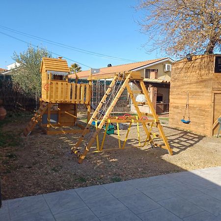 Piscina De Sal Barbacoa Wifi, Parking Gratis, 3 Min Pga Casa El Roble Villa Girona Exterior photo